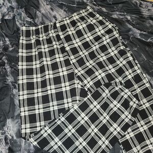 Shein Lightweight Black and White Plaid Jogger Pants Size Large